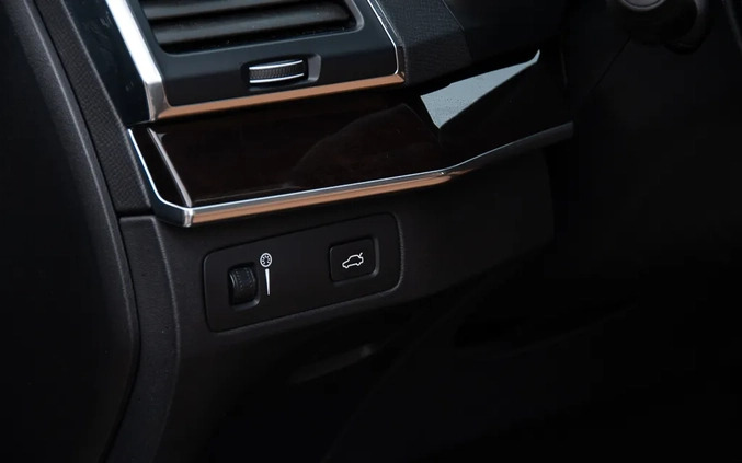 Volvo XC 90 cena 144900 przebieg: 97000, rok produkcji 2019 z Kozienice małe 781